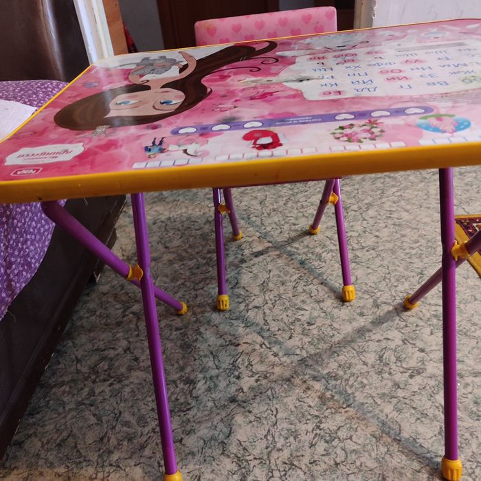 Продам детский стол со стульчиком