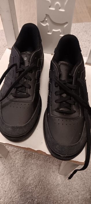 Adidas спортни обувки Обувки Courtblock