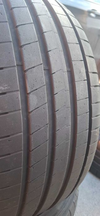 2бр. 225/40/18 Goodyear 6mm грайфер, дот 24г. Безплатен монтаж