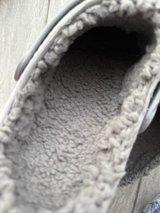 Утепленные резиновые тапки (кроксы)