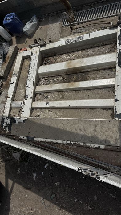 Продам лопату от мерседеса Атеко