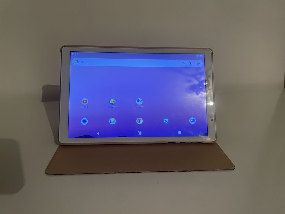 Tabletă Facetel. Q3 auriu.