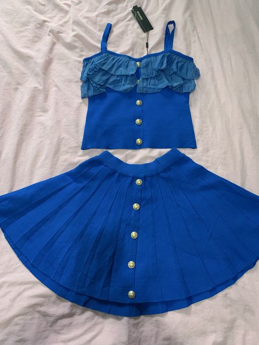 Set 2 piese – top cu volane & fustă plisată