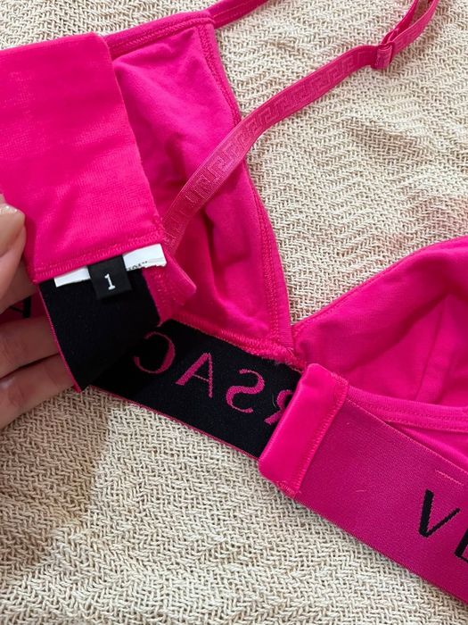 Продавам 2 броя оригинални сутиени Versace