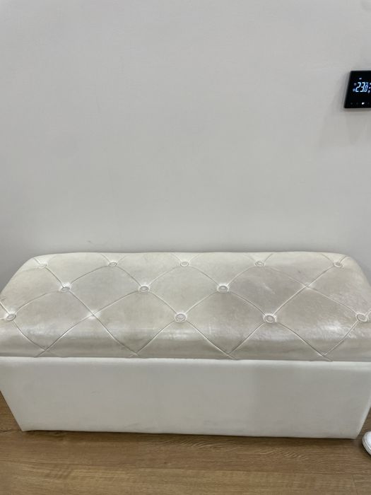 Пуфик кожанный белый