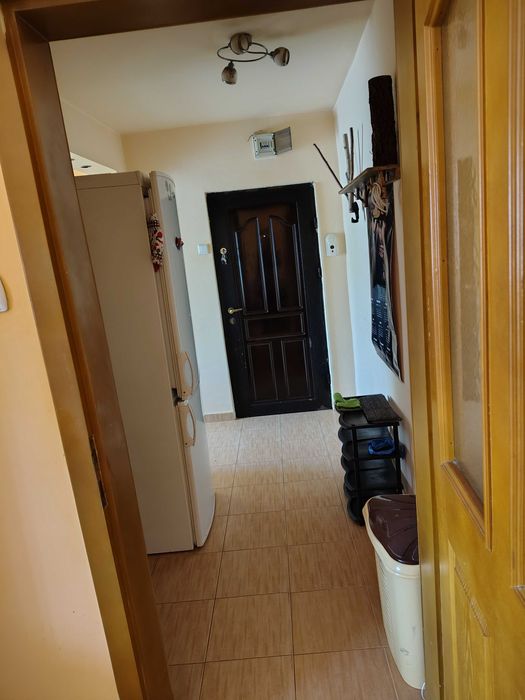 De închiriat apartament cu 2 camere
