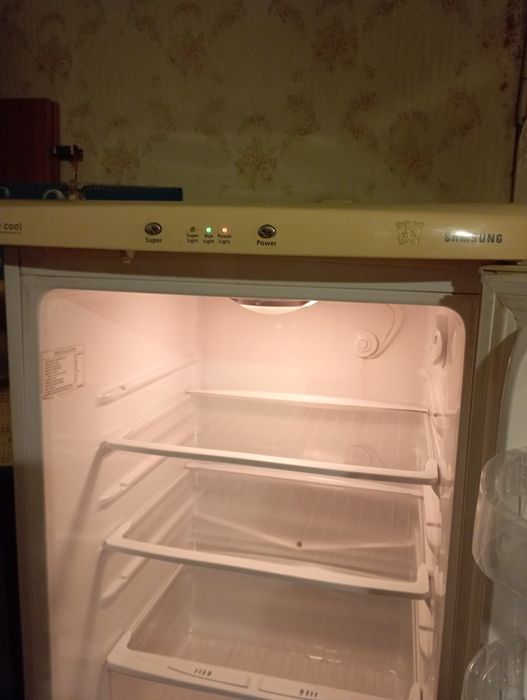 Продаю холодильник SAMSUNG