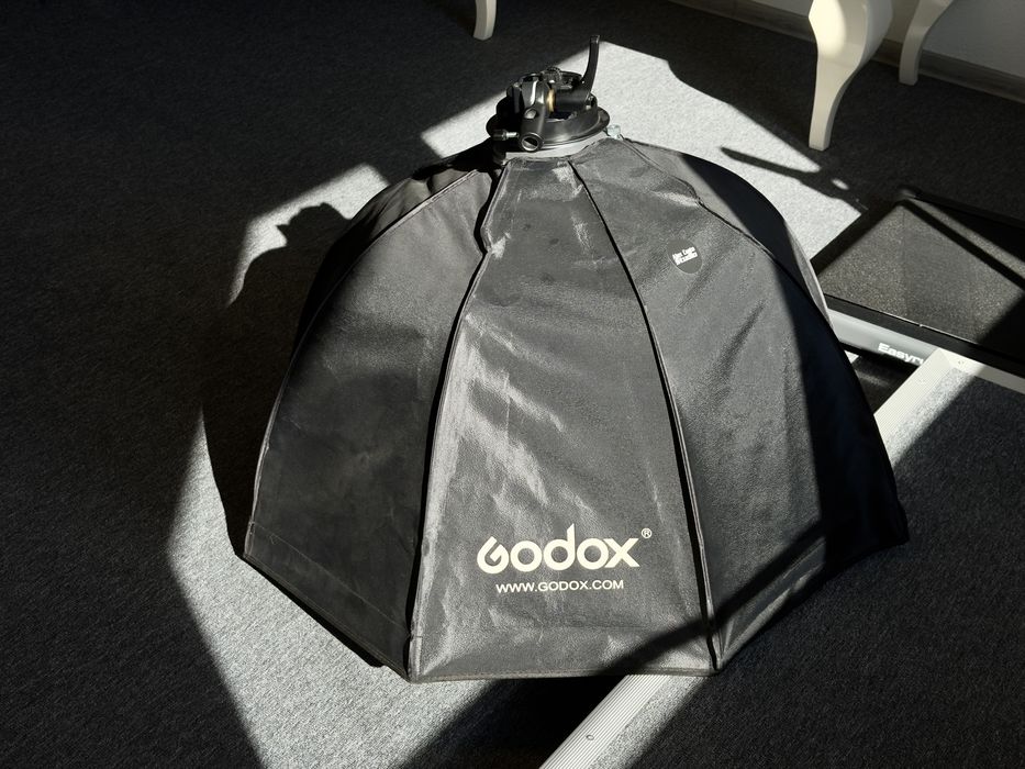 Set complet Godox ( Stativ & Softbox & Menghină )