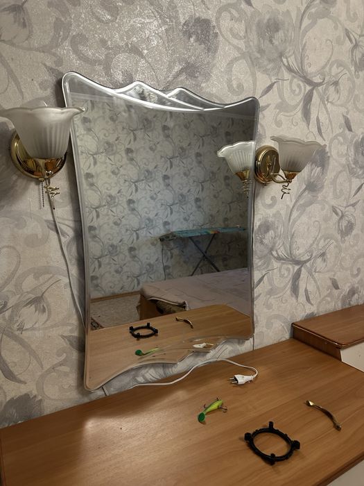 Зеркало отдам  за символическую цену