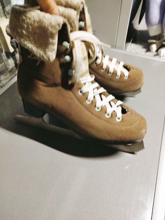 Продам коньки б/у