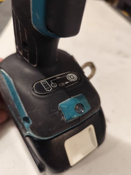 Безчетков акумулаторен винтоверт за гипсокартон Макита Makita + 4Ah