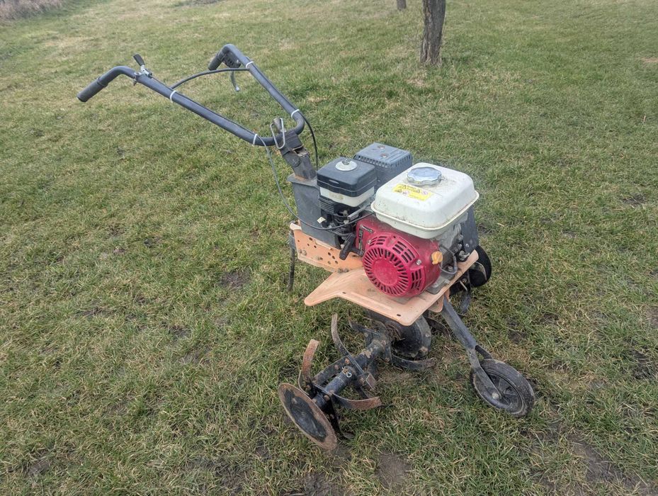 Motocultor , motosapa  cu sase sapatoare