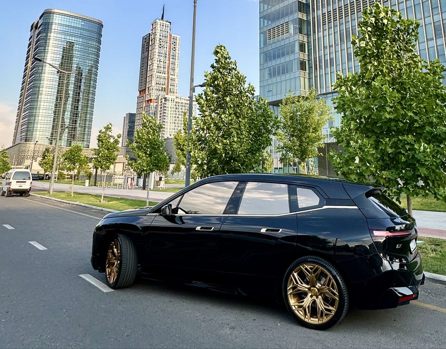 BMW iX 2022 X Drive40 Dual Motor  официальный
