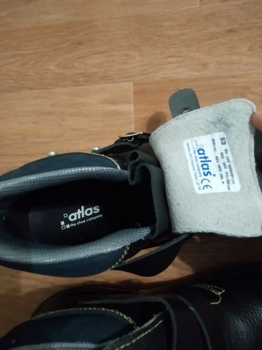 Продам новые рабочие мужские ботинки