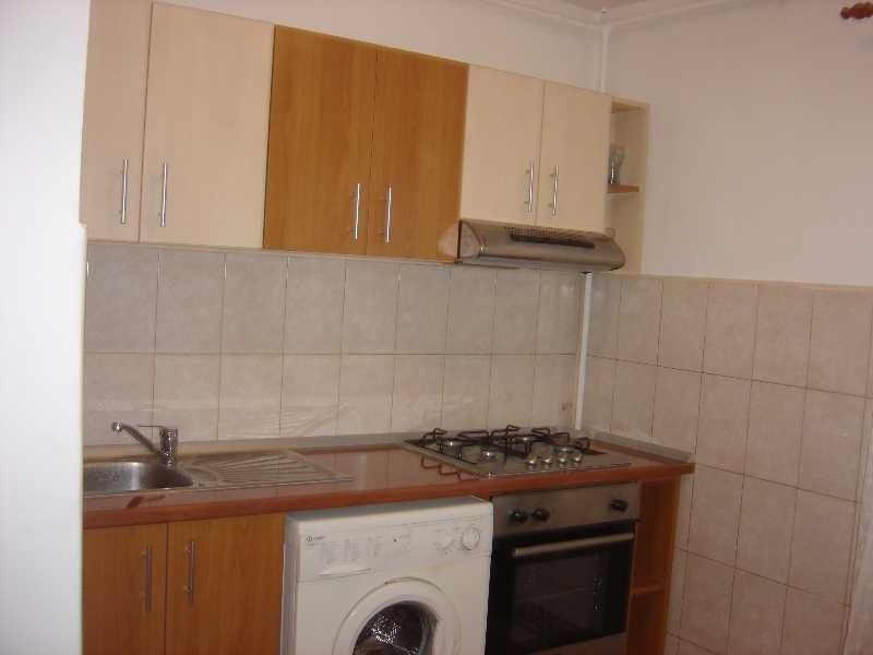 Proprietar inchiriez (ofer) garsoniera