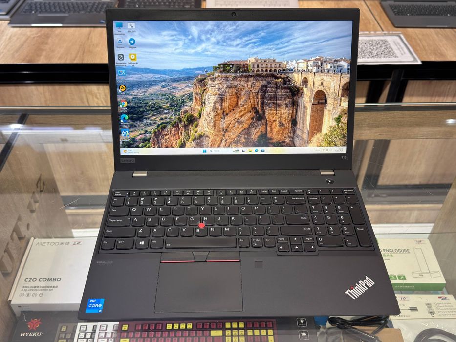 Lenovo thinkpad T15 Core i5 1135G7