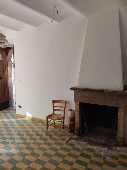 Продавам хубава къща в Лучито-86030, провинция Кампобассо, Италия