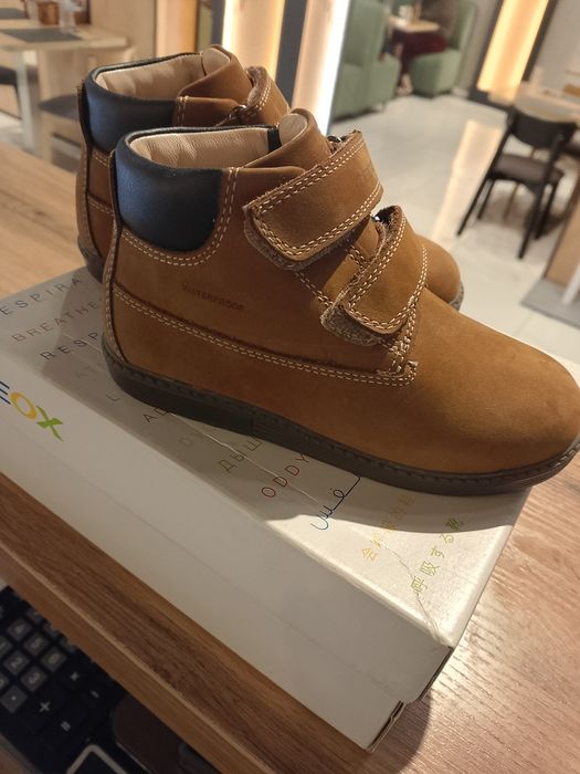 Продам демисезонные сапоги