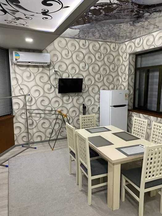 Сдаётся квартира в ТЦ Парус Спорт Товар 3-комнат р-н Чиланзар-7