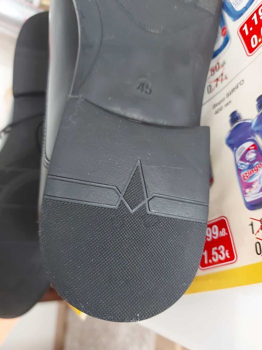 Чисто нови Мъжки кожени обувки Lasocki 2025