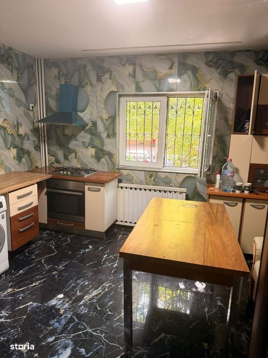 Apartament 4 camere zona Vitan Cazare Salariati