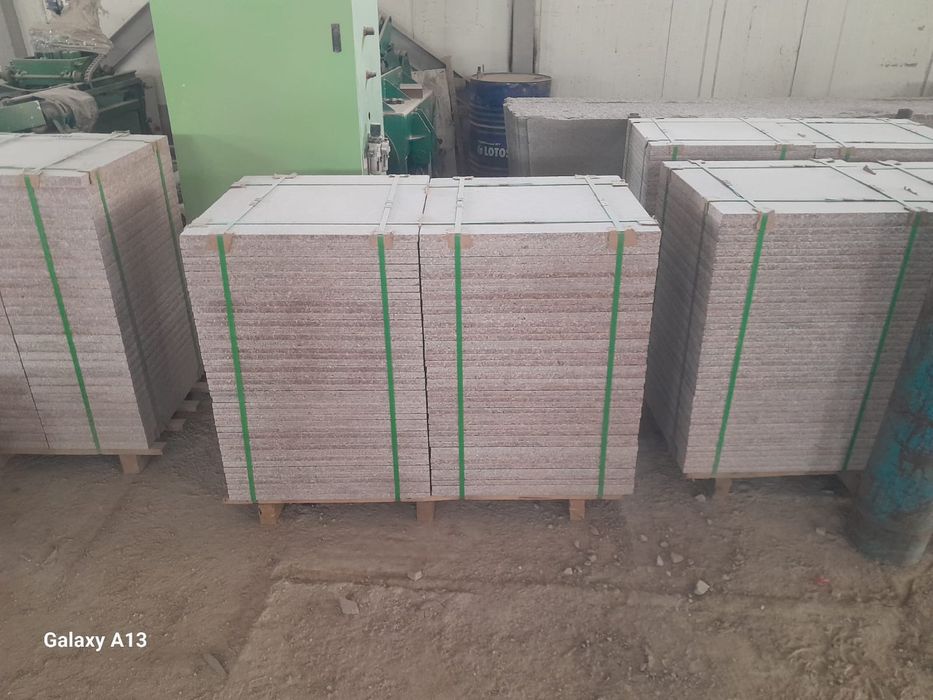 Гранит тас  жёлто куртый