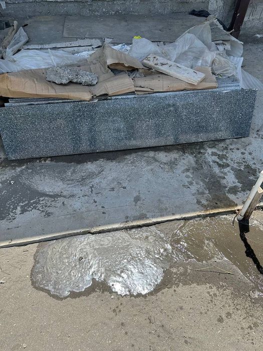 Гранит Кук сарой 185,000 торг имеется