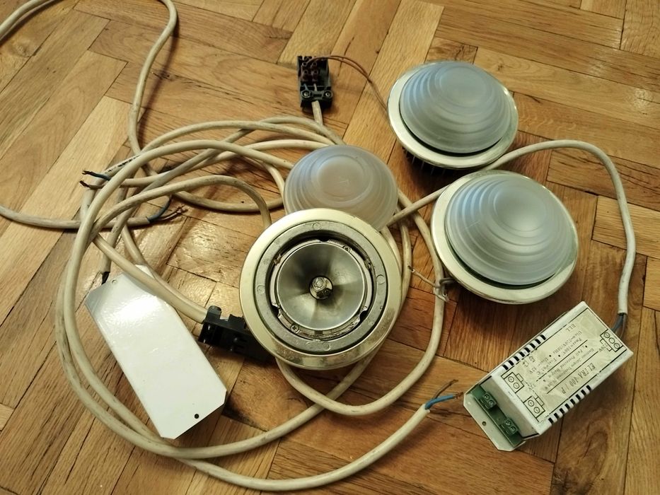 Немски Tрансформатор Eltra 2 бр, Италиански спот за баня 3 бр, Kабели