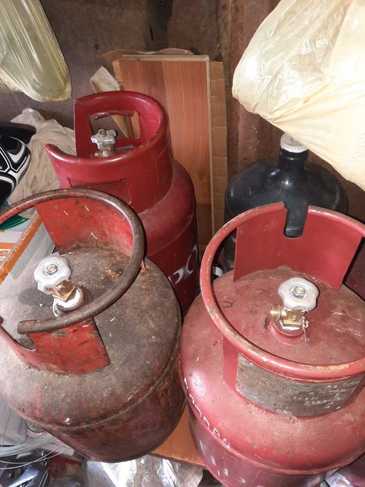 Продам газовые вентильные баллоны