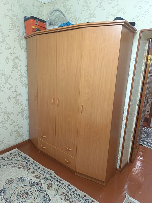 Шыфанер и трюмо и Шыфанер