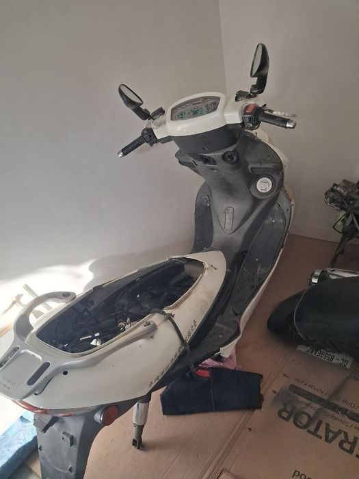 Мотор от скутера KYMCO

150cc кубов