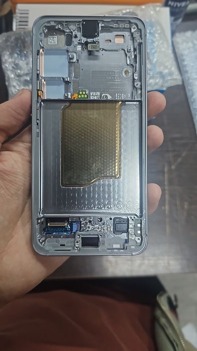 Дисплей на S25 Ultra