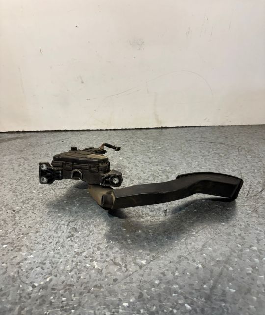 Pedala acceleratie 8D1 721 523 J Volkswagen VW Passat B6