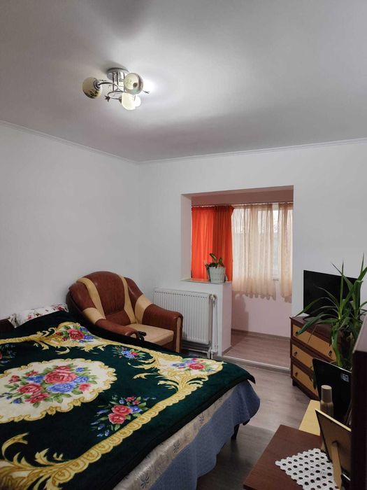 Vand Apartament 4 camere , decomandat, 100 mp , proaspat renovat