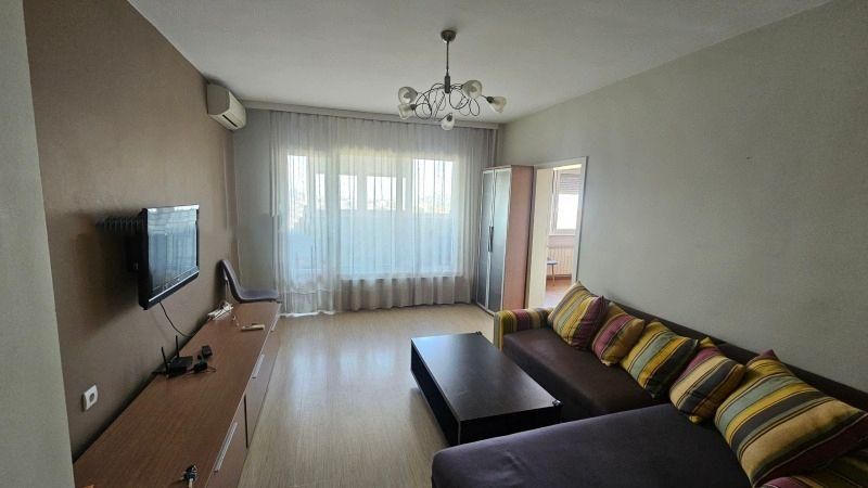 Дава се под наем Тристаен апартамент в София, Център - 86 кв.м за 792 € - Снимка #1