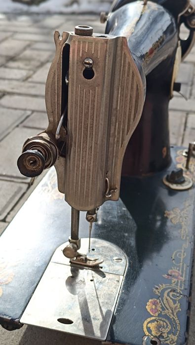 Швейная машинка. В рабочем состоянии