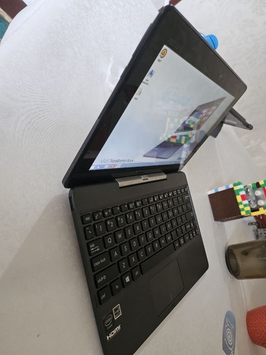 Нэтбук трансформер Asus в рабочем состоянии