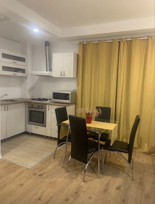 Inchiriez apartament 2 camere in cosmopolis