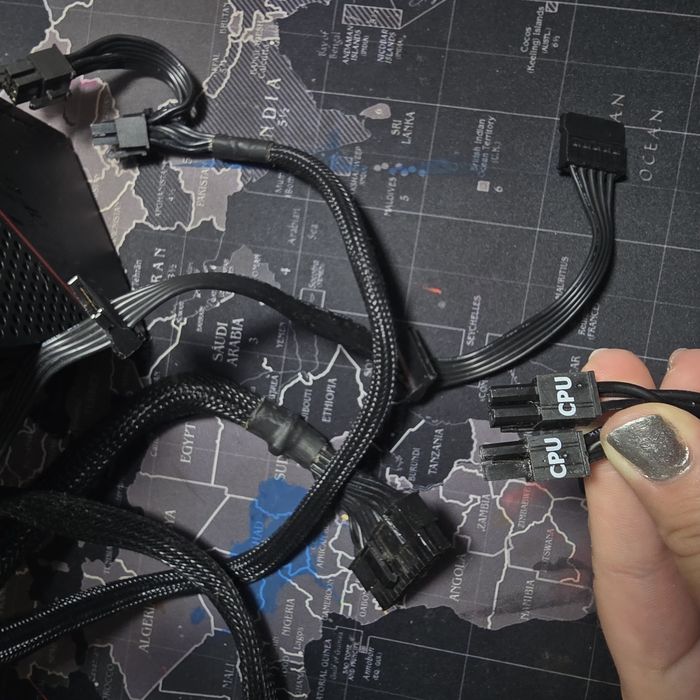 Sursă Asus 750w modulară