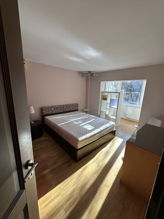 Proprietar inchiriez apartament 3 camere( +garaj) str Maresal Averescu