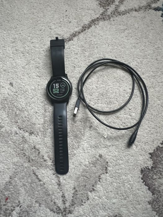 Часовник Garmin Vivoactive 4