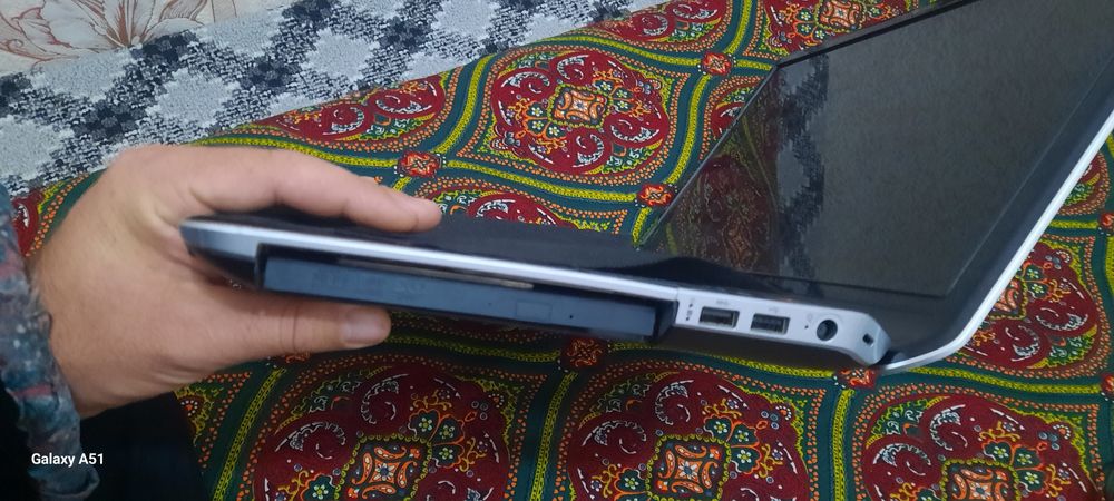 Hp povilon 200 dollar