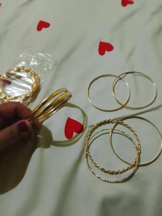 Vând bijuterii placate cu aur bratari, cercei,