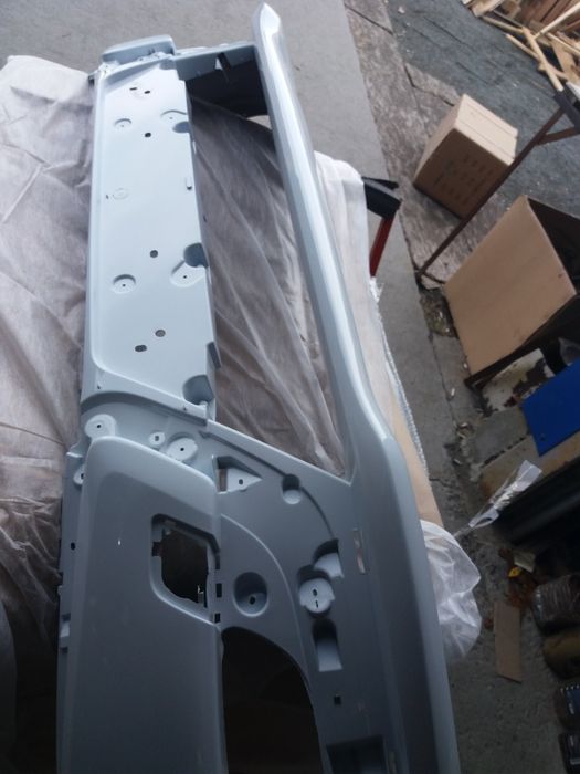 Бампера Лада веста в цвет