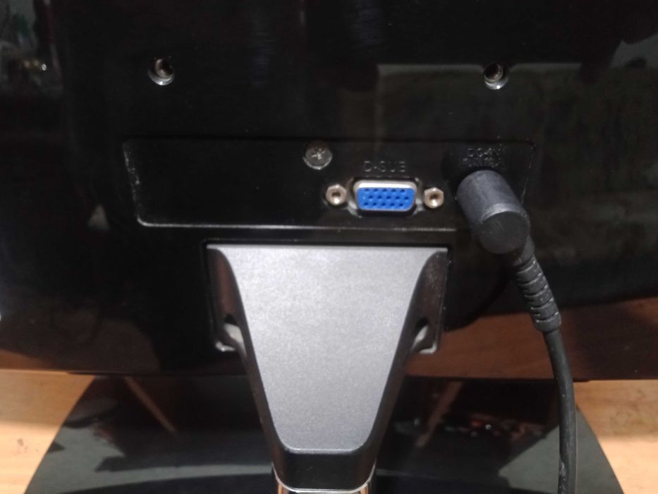 Монитор LG Flatron E2051S