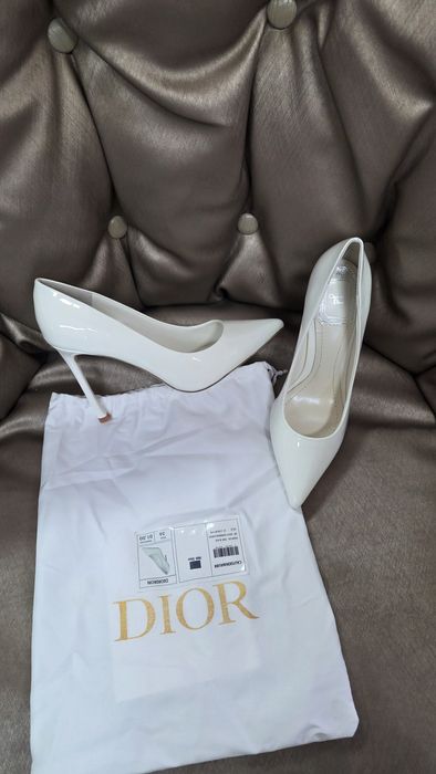 Обувки Christian Dior налични