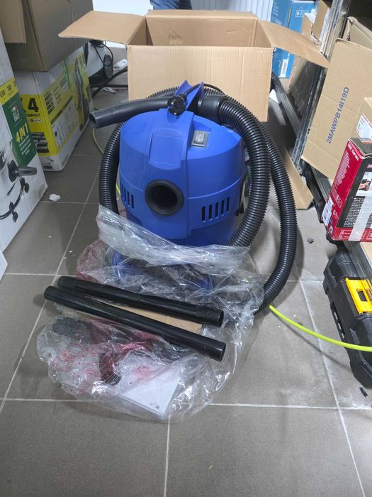 Aspirator de apă și praf Nilfisk Buddy II 12L pentru casă