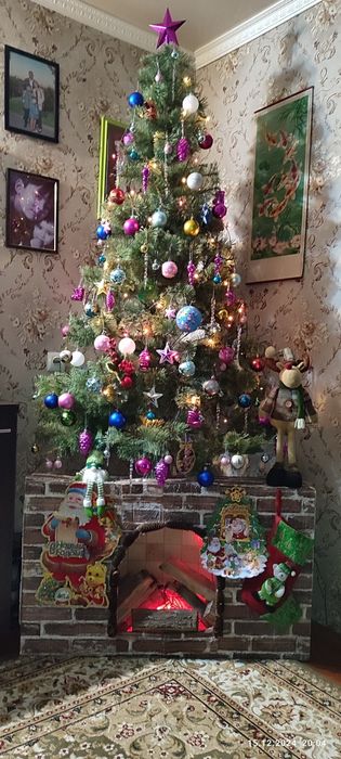 Продам новогоднюю ёлочку