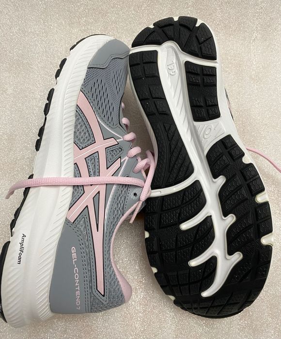 Кроссовки беговые ASICS женские