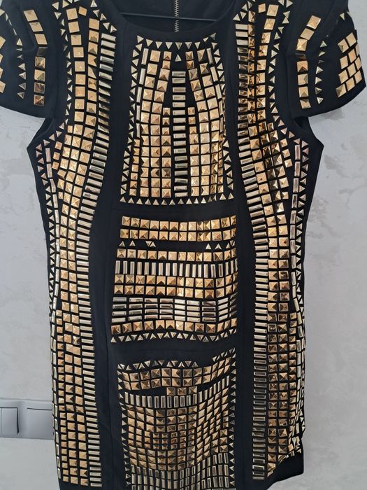 Rochita neagra cu auriu marimea L